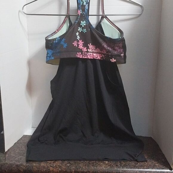 LuluLemon Blouson Top...Size 4- 6...EUC - Picture 2 of 4